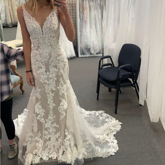Allure Lace Wedding Dress style 9854 - Picture 1 of 10